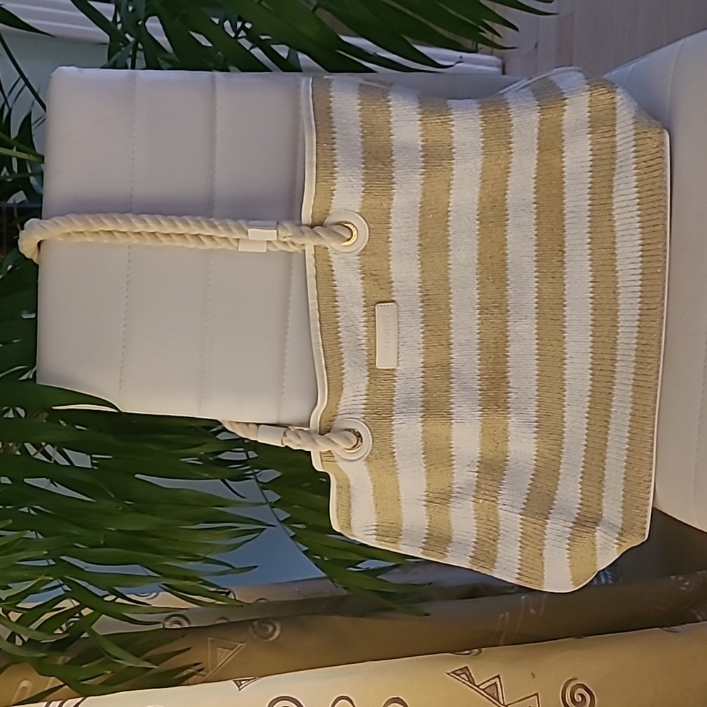 Vera Bradley Striped Tote/Travel Bag ❤️ - Picture 8 of 8